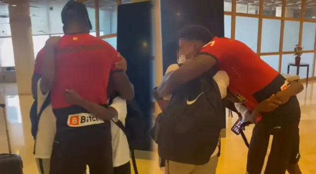 Luis Advíncula se reencontró con sus hijos en Barcelona Luis Advíncula se reencontró con sus hijos en Barcelona