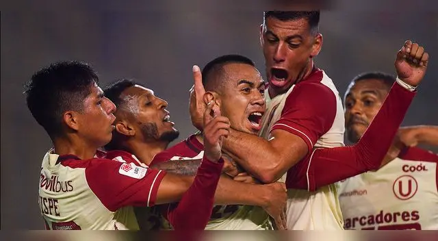 Ganó dos títulos con Universitario, se retiró antes de los 30 y ahora es bombero