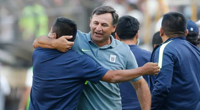 Carlos Bustos podría estar jugando sus últimos partidos en Alianza Carlos Bustos podría estar jugando sus últimos partidos en Alianza