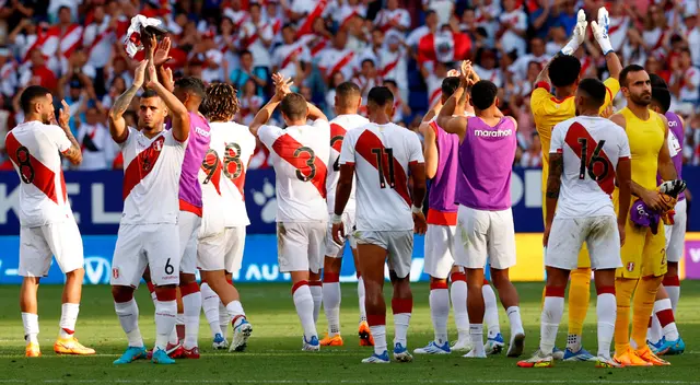 Perú tras vencer a Nueva Zelanda en Barcelona Perú tras vencer a Nueva Zelanda en Barcelona