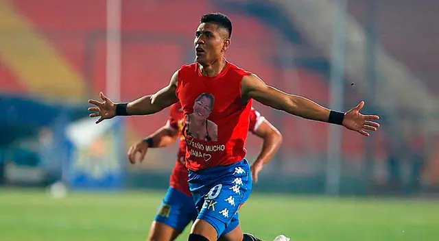 Paolo Hurtado celebrando su único gol con camiseta de Unión Española