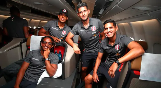 Selección Peruana dentro del avión con destino a Qatar 2022 Selección Peruana dentro del avión con destino a Qatar 2022