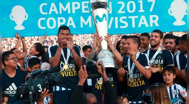 El zurdo debutó en Primera con Alianza Lima 2002 y en su paso por el club, ganó 4 títulos. El zurdo debutó en Primera con Alianza Lima 2002 y en su paso por el club, ganó 4 títulos.