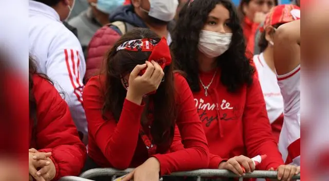 Hinchas peruanos desde Lima, al ver a la 'bicolor' sin mundial