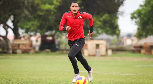 Carlos Compagnucci respaldó a Alex Valera tras penal fallado en el repechaje. Carlos Compagnucci respaldó a Alex Valera tras penal fallado en el repechaje.