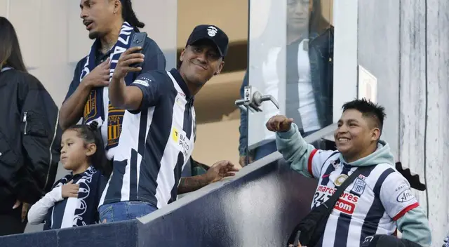 Renato Tapia presente para ver el Alianza Lima vs. Ayacucho. Renato Tapia presente para ver el Alianza Lima vs. Ayacucho.