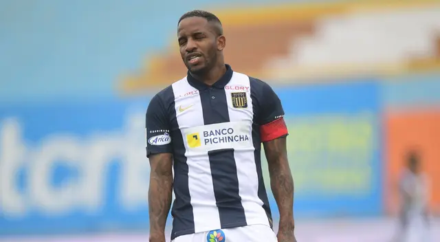 Farfán admitió aun sentir molestias por su lesión. Farfán admitió aun sentir molestias por su lesión.