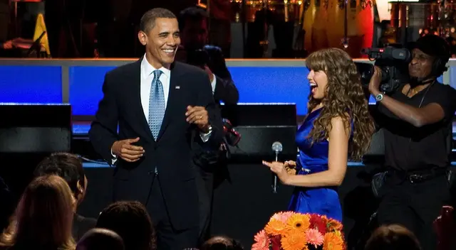 El día que Thalia sacó a bailar a Barack Obama al ritmo de 'Amor a la mexicana' El día que Thalia sacó a bailar a Barack Obama al ritmo de 'Amor a la mexicana'
