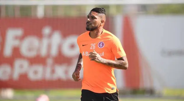 Paolo Guerrero quiere seguir jugando en Brasil Paolo Guerrero quiere seguir jugando en Brasil