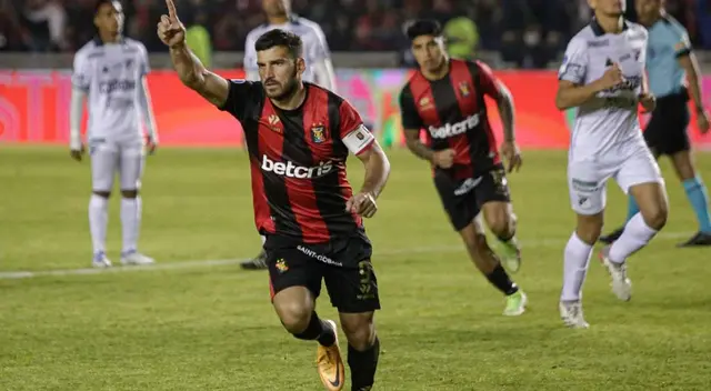 Bernardo Cuesta llegó a los 8 goles en la Sudamericana Bernardo Cuesta llegó a los 8 goles en la Sudamericana