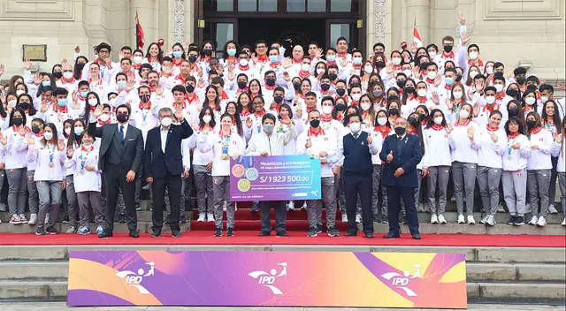 Juegos Bolivarianos: Gobierno premió con casi 2 millones de soles a medallistas nacionales
