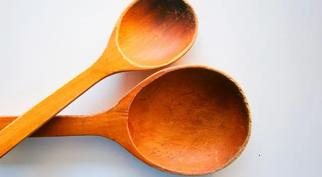 ¿Qué pasa si lavas una cuchara de madera con agua caliente? ¿Qué pasa si lavas una cuchara de madera con agua caliente?