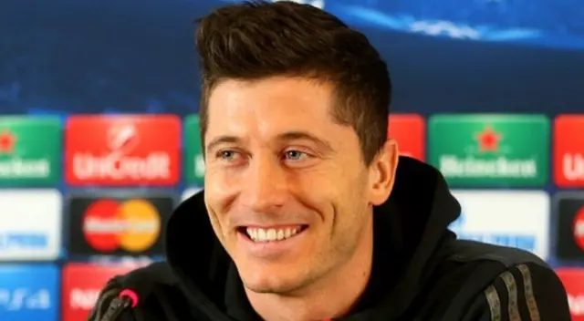 Robert Lewandowski será refuerzo de Barcelona por 3 temporadas.