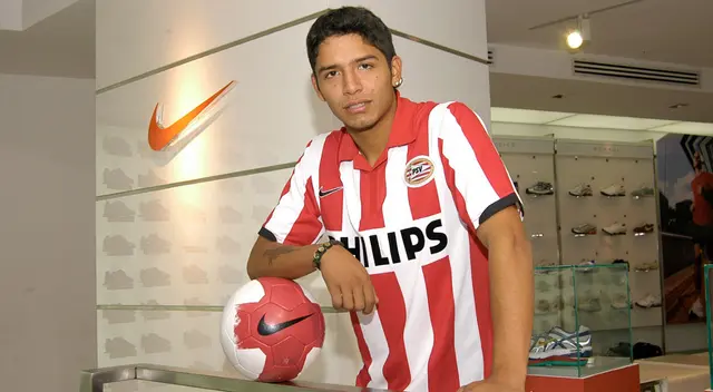 Reimond Manco en el PSV Eindhoven. Reimond Manco en el PSV Eindhoven.