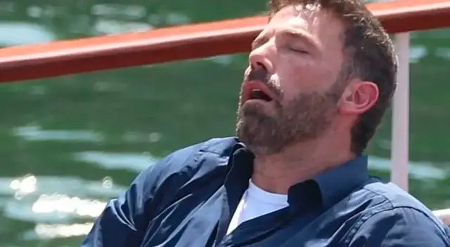 Ben Affleck es captado dormido durante su luna de miel con Jennifer Lopez en París