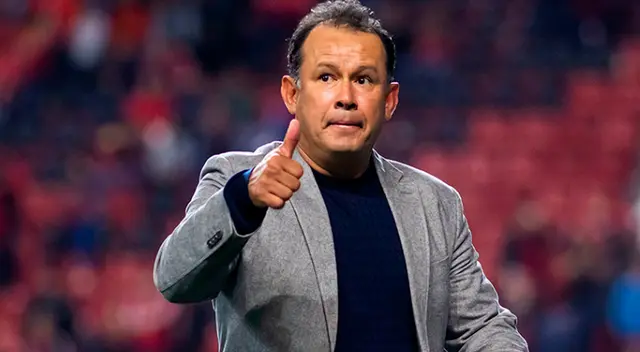 Juan Reynoso se encuentra próximo a mantener una charla con la FPF. Juan Reynoso se encuentra próximo a mantener una charla con la FPF.