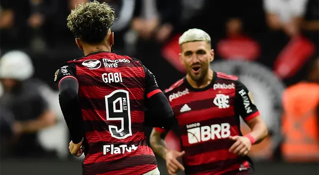 Flamengo venció a Corinthians Flamengo venció a Corinthians