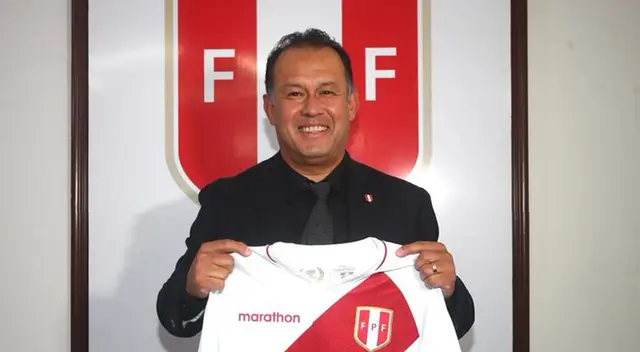 Juan Reynoso fue presentado como nuevo DT de la Selección Peruana Juan Reynoso fue presentado como nuevo DT de la Selección Peruana