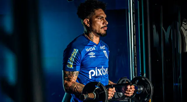 Paolo Guerrero deja entrenamiento con Avaí por problemas físicos