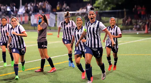 Alianza Lima Femenino celebrando un triunfo en Estados Unidos. | Foto: Luis Gonzales. Alianza Lima Femenino celebrando un triunfo en Estados Unidos. | Foto: Luis Gonzales.