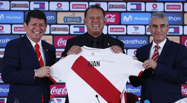 Juan Reynoso DT de Perú. Juan Reynoso DT de Perú.