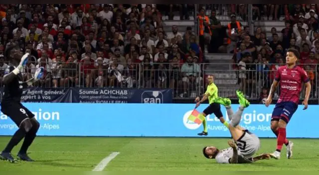 Lionel Messi anotó un doblete en el triunfo 5-0 del PSG frente al Clermont