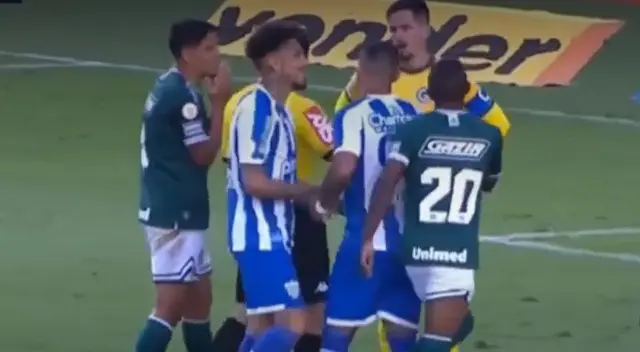 Paolo Guerrero pidió a su compañero patear el penal