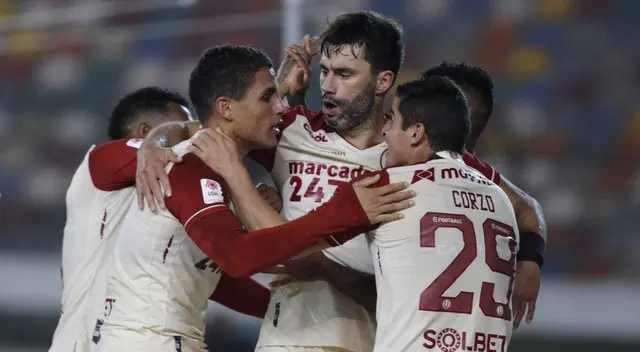 Alexander Succar marcó los goles en la victoria de Universitario
