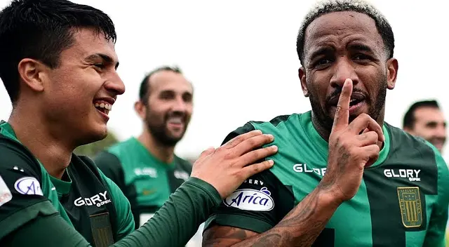 Jefferson Farfán hizo 4 goles el 2021 y sumó su cuarto título con íntimos. Jefferson Farfán hizo 4 goles el 2021 y sumó su cuarto título con íntimos.