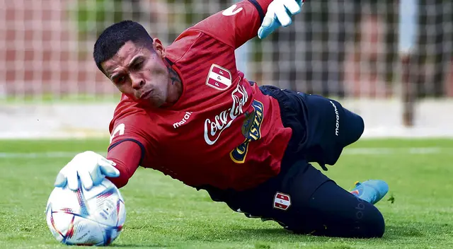 Ángelo Campos en un entrenamiento con la Selección Peruana.   