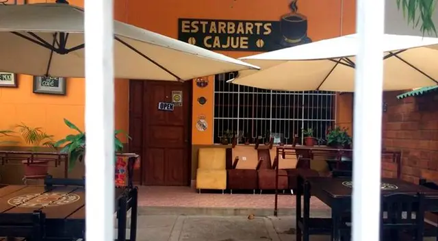 Frontis de 'Estarbarts Cajue' en Tarapoto Frontis de 'Estarbarts Cajue' en Tarapoto