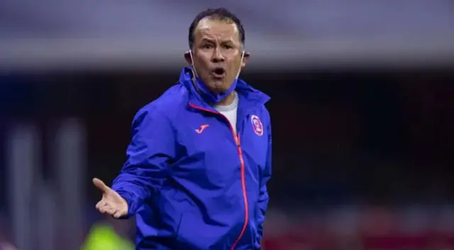 ídolo de Cruz Azul sostuvo que dirigencia le faltó el respeto a Juan Reynoso cuando era DT ídolo de Cruz Azul sostuvo que dirigencia le faltó el respeto a Juan Reynoso cuando era DT