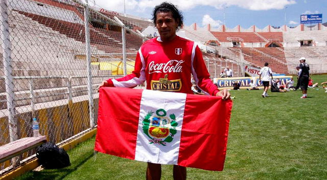 Santiago Acasiete, actual embajador de la FPF.   