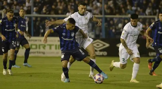 Atlético Tucumán se está midiendo con Banfield