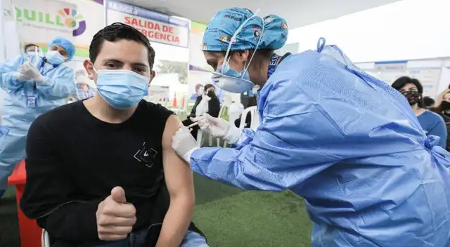 Covid-19: mayores de 18 años ya pueden vacunarse desde hoy con la cuarta dosis