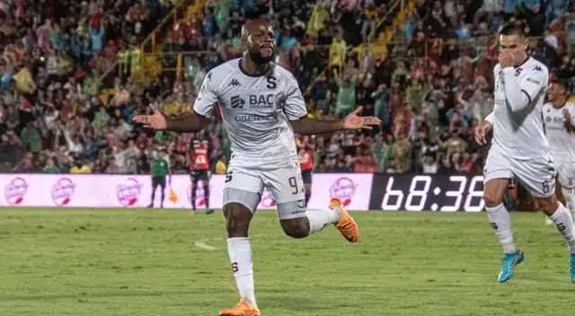 Saprissa se llevó el clásico 'tico' al derrotar a Alajuelense