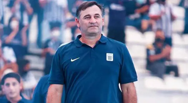 Alianza Lima despidió a Carlos Bustos y así reaccionaron los hinchas: "Gracias". Alianza Lima despidió a Carlos Bustos y así reaccionaron los hinchas: "Gracias".