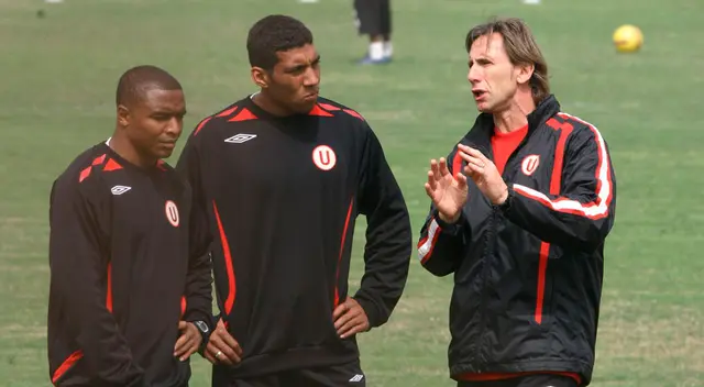 Vagón Hurtado, Universitario de Deportes, Ricardo Gareca
