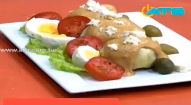 El cocinero afirma que el platillo peruano en realidad es de origen boliviano. El cocinero afirma que el platillo peruano en realidad es de origen boliviano.