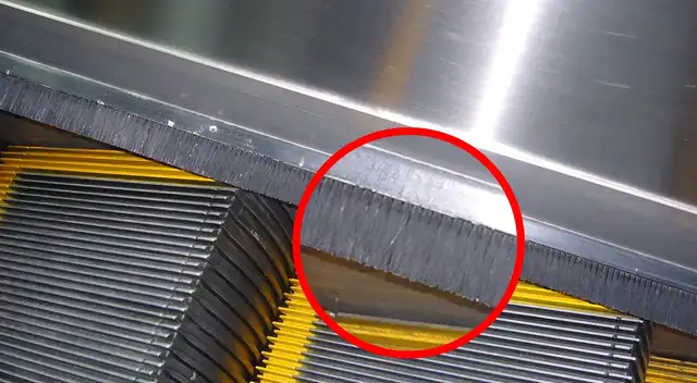 Descubre en esta nota la verdadera razón para qué sirve el cepillo de  las escaleras eléctricas.