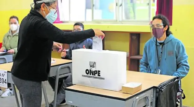 Recuerda no descuidar tu salud, acude los centros de votación con doble mascarilla.