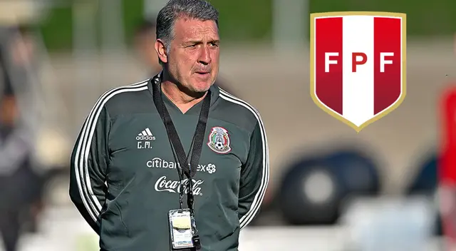 Gerardo Martino con el buzo de la Selección Mexicana