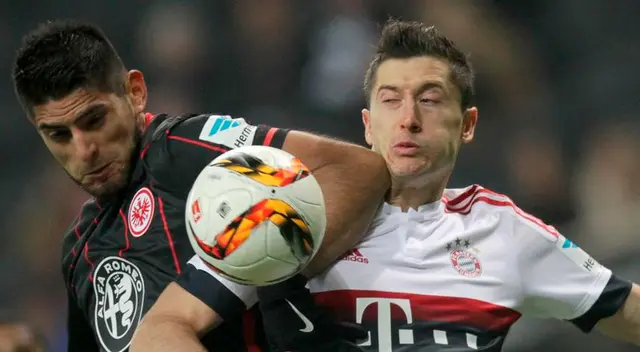 Carlos Zambrano y Robert Lewandowski enfrentándose en Alemania Carlos Zambrano y Robert Lewandowski enfrentándose en Alemania