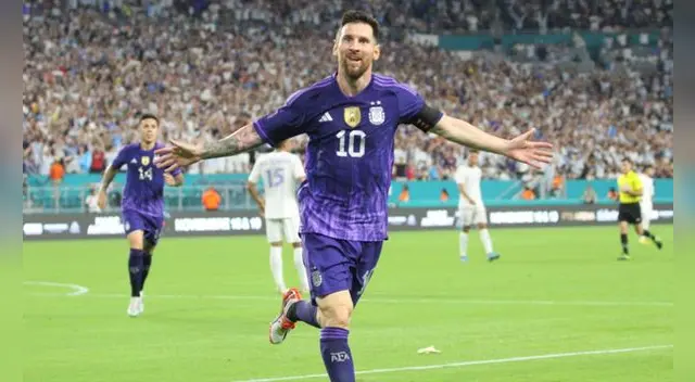 Lionel Messi anotó dos goles en el triunfo de Argentina ante Honduras.