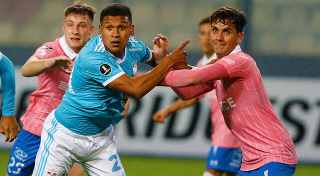  Fernando Pacheco con Sporting Cristal.   