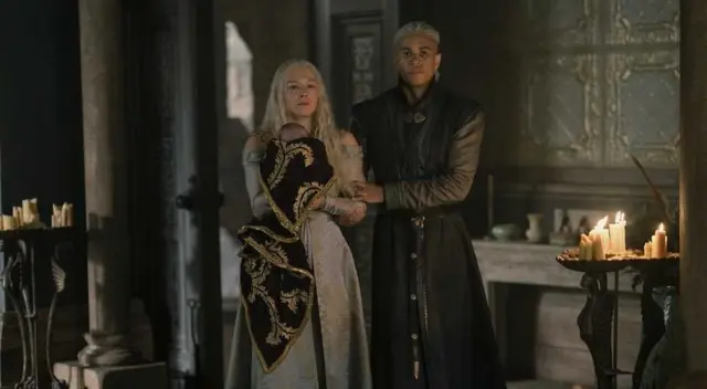 Rhaenyra junto a su esposo, Laenor. Rhaenyra junto a su esposo, Laenor.