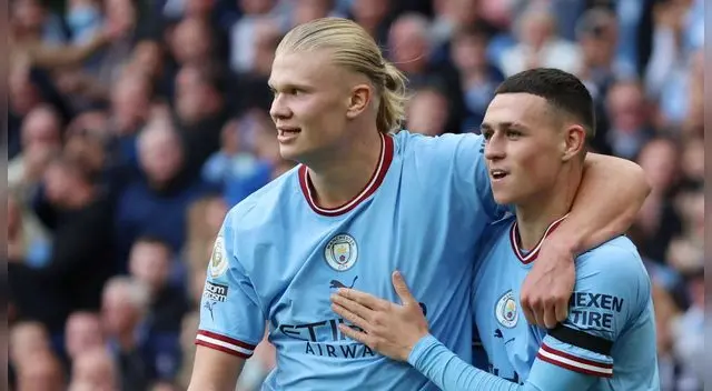 Erling Haaland se 'dio un festín' con la defensa del Manchester United y encajó 3 goles. Erling Haaland se 'dio un festín' con la defensa del Manchester United y encajó 3 goles.