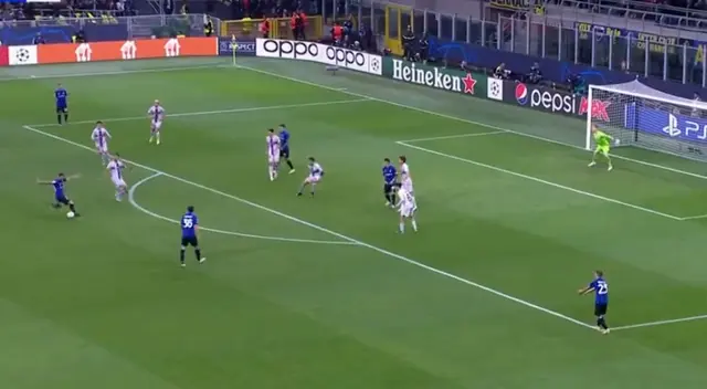 Hakan Calhanoglu puso el 1-0 del Inter sobre el Barcelona por Champions League