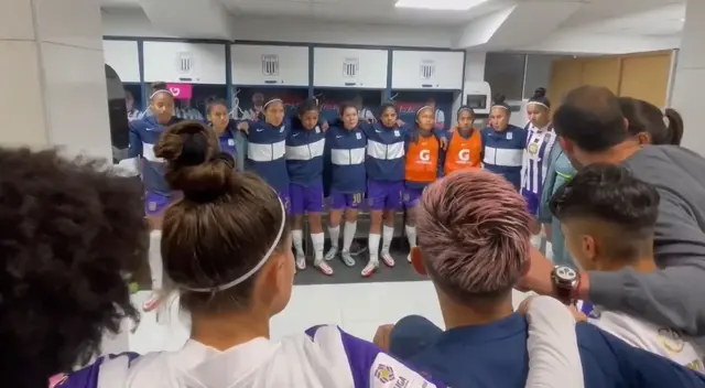 Hernán Barcos y la charla con el plantel femenino previo a la final Hernán Barcos y la charla con el plantel femenino previo a la final