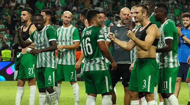 Maccabi Haifa tras vencer a la Juventus en la UEFA Champions League.   